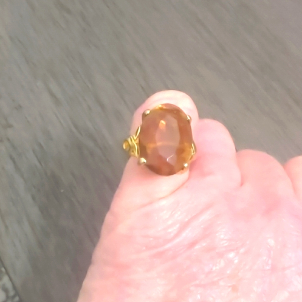Sarah Coventry 1967 “Golden Amber” Cocktail Ring – Signed Vintage Collectible - Picture 6 of 16